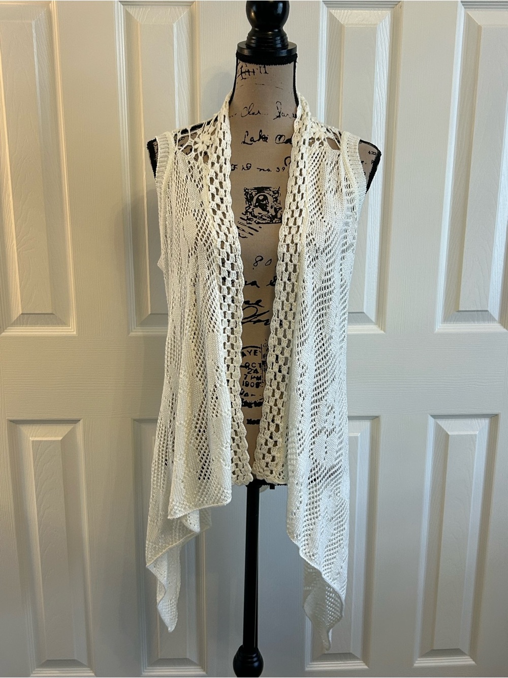 Mystree Ivory Crochet Kimono Vest